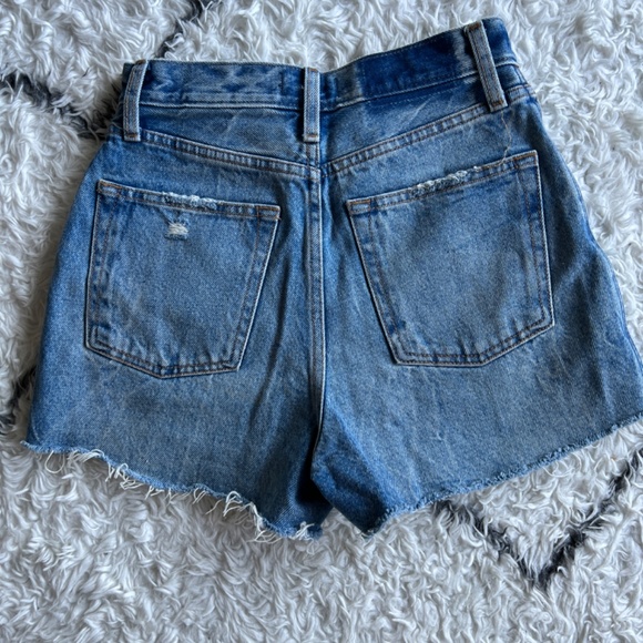 Abercrombie & Fitch Natural Rise Short - Picture 2 of 5